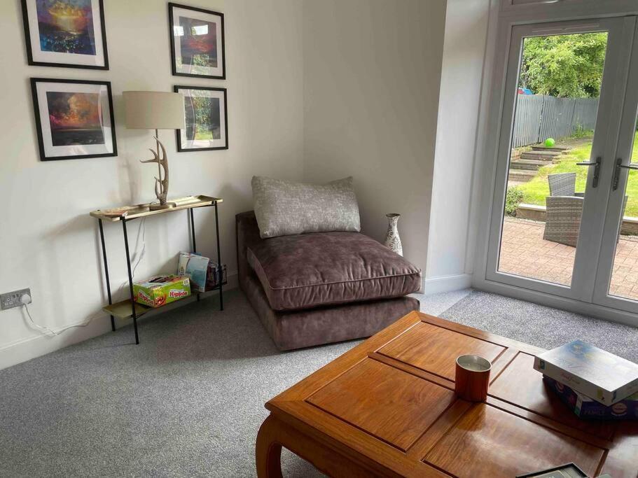 Fantastic Home In Brightons, Falkirk. Polmont Экстерьер фото